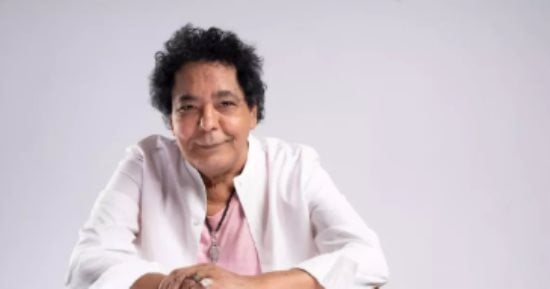 عيد ميلاد محمد منير.. فيديو نادر تنبأ فيه بنجومية أسماء فى جيله وخفوت أخرى