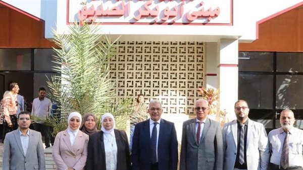 بعد رفع كفاءته، رئيس جامعة الأزهر يفتتح مبنى أبي بكر الصديق بالمدينة الجامعية للطالبات