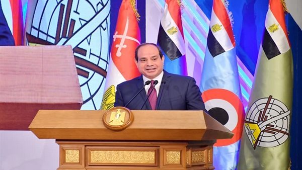 السيسي: الواجب الوطني الآن هو العمل أيضًا ومصر تواجه تحديًا تلو الآخر