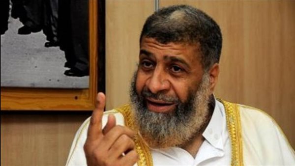 تصفية حسابات باسم الدين، منتصر عمران يكشف تلاعب عبد الماجد بـ "فقه البيعة" بين مصر وسوريا