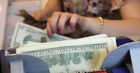 الدولار عامل كام النهارده؟.. 100 دولار بكام بالجنيه؟