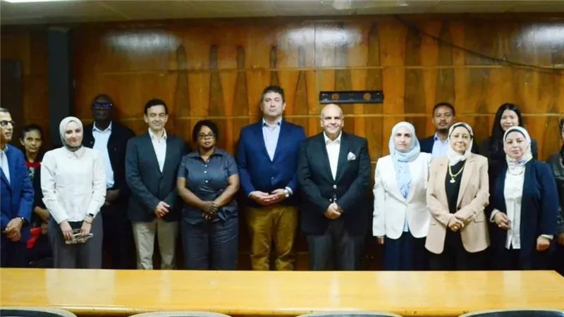 القومي للسموم بقصر العيني يستقبل وفدا لبحث التعاون في مكافحة التسمم بالمبيدات