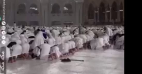 أمطار تتساقط على المصلين فى الحرم المكى.. والأرصاد السعودية تحذر من السيول