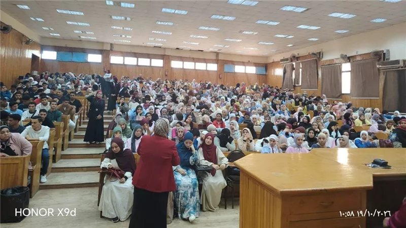 إعلام الفيوم تنظم ندوة للتوعية بالمشروعات القومية بكلية السياحة والفنادق