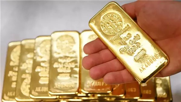مورجان ستانلي يرفع توقعاته للذهب إلى 5050 دولارًا في 2027