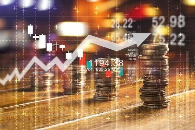 تراجع بيتكوين مع قفزة أسعار النفط