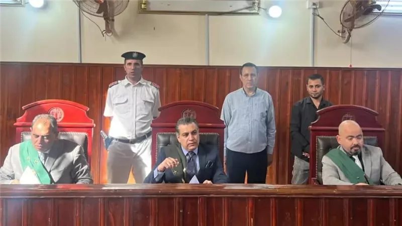 دماء على جدران مغسلة السيارات، عامل ينهي حياة زوجته بعصا خشبية بالمنيا