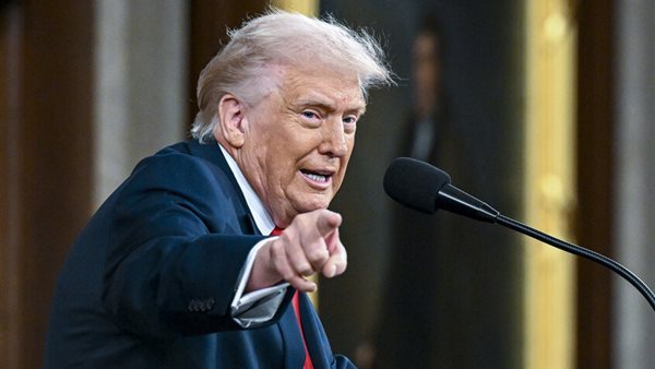 بسبب التوقيت الصيفي، ترامب يضغط على سيناتور بنشر رقم هاتفه ويدعو الأمريكيين للاتصال به