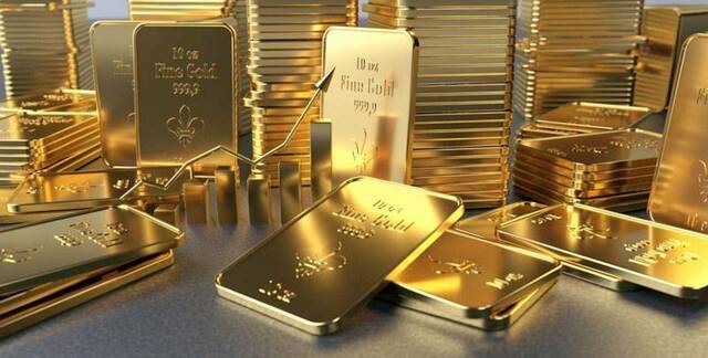 تراجع أسعار الذهب يتجاوز 1% مع تسارع التضخم
