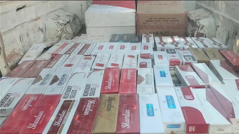 التحفظ على 650 علبة سجائر صيني ممنوع تداولها بالفيوم