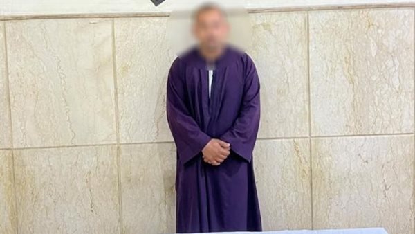 ضبط دجال بأسيوط روّج لـ"العلاج الروحاني" عبر السوشيال ميديا للنصب على المواطنين