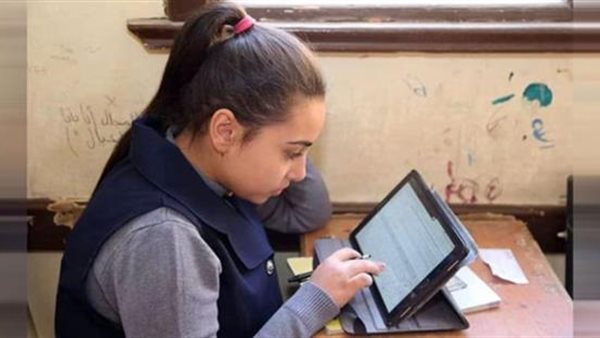"التعليم" تكشف الفئات المستهدفة باستلام أجهزة التابلت
