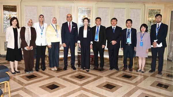 رئيس جامعة عين شمس يستعرض جهود توظيف الذكاء الاصطناعي لدعم التنمية الوطنية