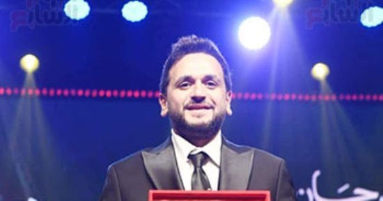 من الغردقة لـ جيلنا.. مصطفى خاطر يحصل على تكريمين فى شهر