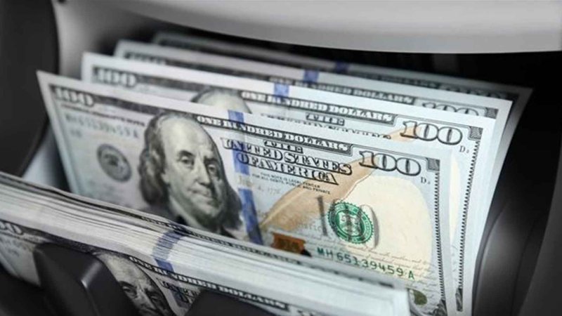‏الدولار يهرول نحو 145 ليرة جديدة