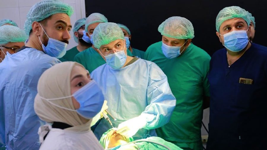 استئصال “الدرقية” بالمنظار ودون ندبة للمرة الأولى في مشفى حلب الجامعي