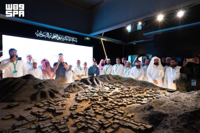 ضيوف خادم الحرمين الشريفين للعمرة يزورون معرض ومتحف السيرة النبوية بالمدينة المنورة