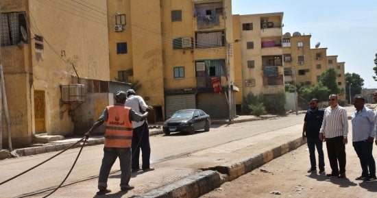 نائب محافظ أسوان يتابع ميدانيًا جهود النظافة والتجميل بمناطق السيل