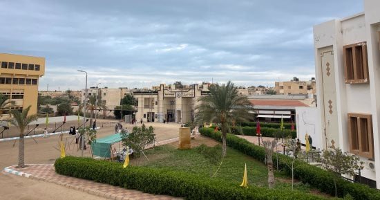 سقوط أمطار خفيفة على مدينة العريش وسط توقعات بزيادة حدتها مع ساعات الظهيرة