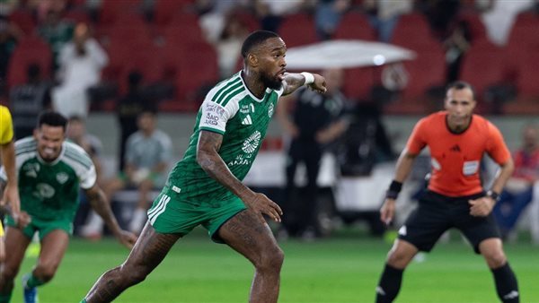 أهلي جدة يتقدم على الفتح بهدف لترينكاو في الشوط الأول بالدوري السعودي