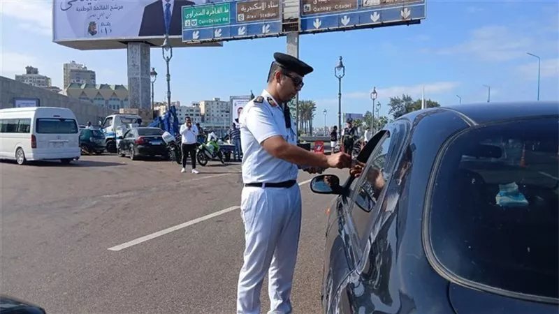 ضبط 117 ألف مخالفة مرورية و7 ملايين جنيه في قضايا اتجار بالعملة