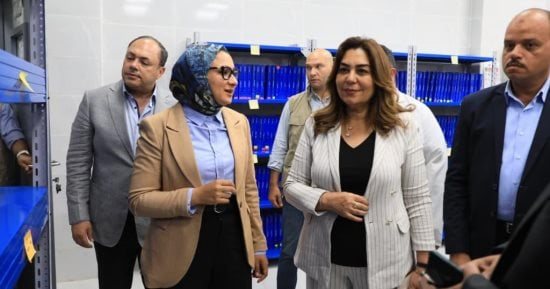 وزيرة التنمية المحلية ومحافظ الوادي الجديد تتفقدان وحدة طب الأسرة بالنهضة