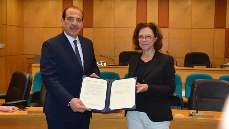«الصحة» تتسلم شهادة اعتماد برنامج التدريب الميداني للوبائيات كأول مركز متعاون مع الصحة العالمية