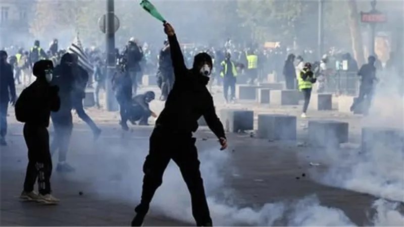 إعلان حظر تجول في مدن فرنسية كبرى