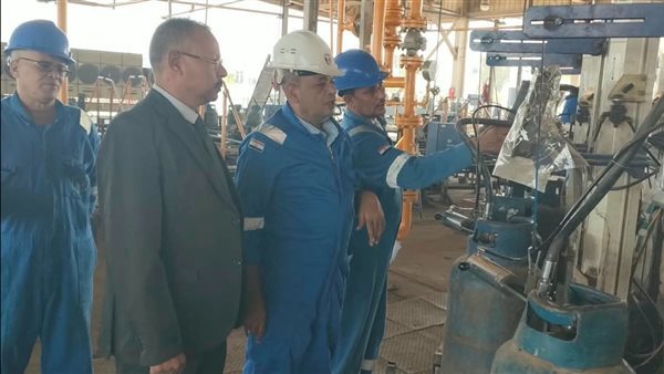 انطلاق حملة رقابية على مصانع تعبئة أسطوانات البوتاجاز بأسيوط لضمان انتظام الإنتاج والتوزيع