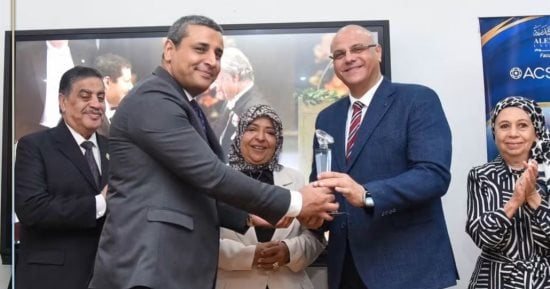 جامعة الإسكندرية تنظم احتفالية يوم الوفاء.. وتكرم أسرة أحمد زويل
