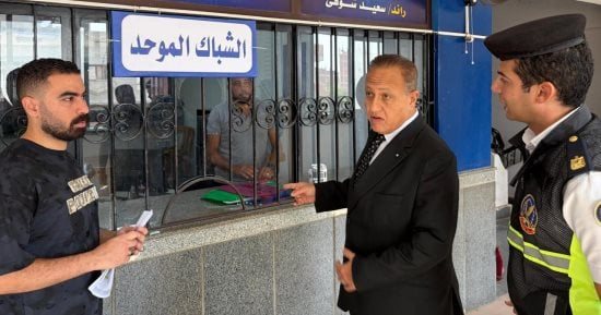 مدير أمن دمياط يتابع تفعيل خدمات الشباك الواحد بإدارات المرور.. صور