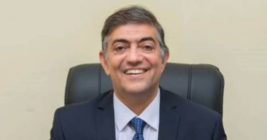 هشام عبد العزيز: مواجهة الأخبار المضللة تبدأ ببناء وعي مجتمعي قادر على كشف الأكاذيب