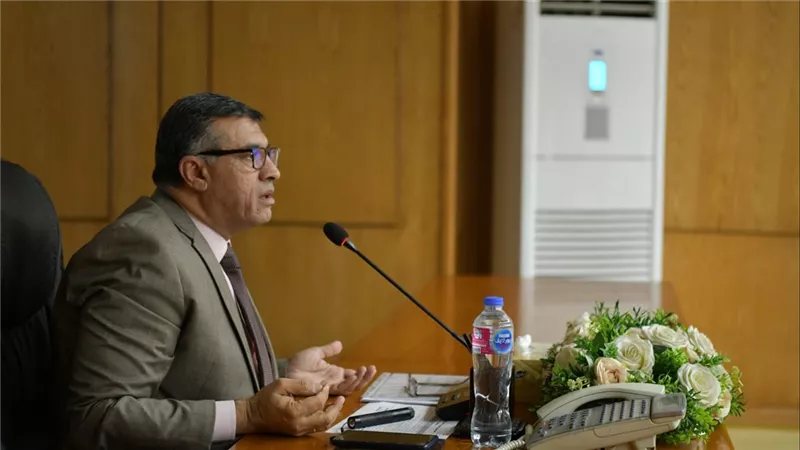 محافظ قنا: إنشاء 100 مشاية معدنية آمنة على الترع