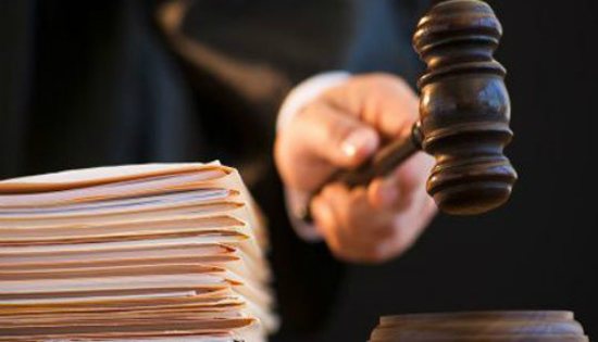 “محكمة العدالة الانتقالية” تحكم على “عبدالجبار غازي أرزيق” بالمؤبد.. وتحاكم متهمين لبنانيين
