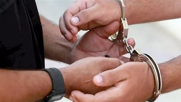 نص تقرير الأدلة الجنائية عن أسلحة عثرت بحوزة عاطل قبل بيعها أونلاين بعين شمس