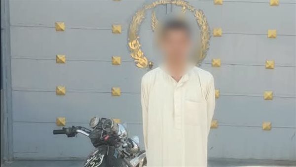 ضبط متهمين في سرقتين بكفر الشيخ والفيوم، أحدهما استولى على أموال محل والآخر سرق دراجة نارية بالإكراه