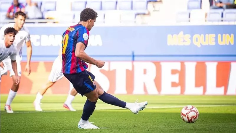 رغم خجله، سر إعجاب بيليتي وفليك مدربي برشلونة بحمزة عبد الكريم