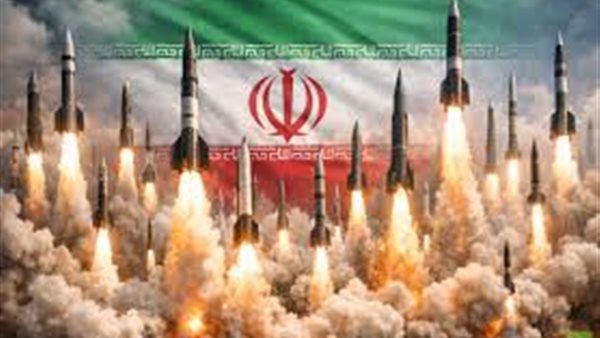 وسط تلويح أمريكي بالخيار العسكري، إيران تعلن البدء في زيادة مدى صواريخها