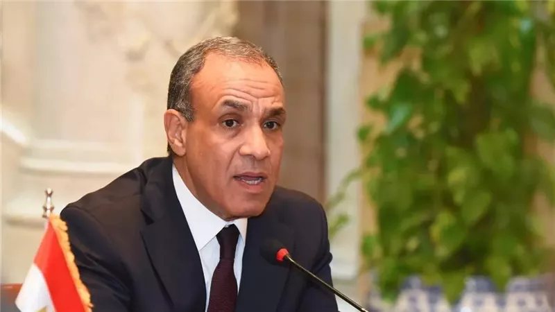 وزير الخارجية يستقبل أوائل الطلاب بالجامعات المصرية (صور)