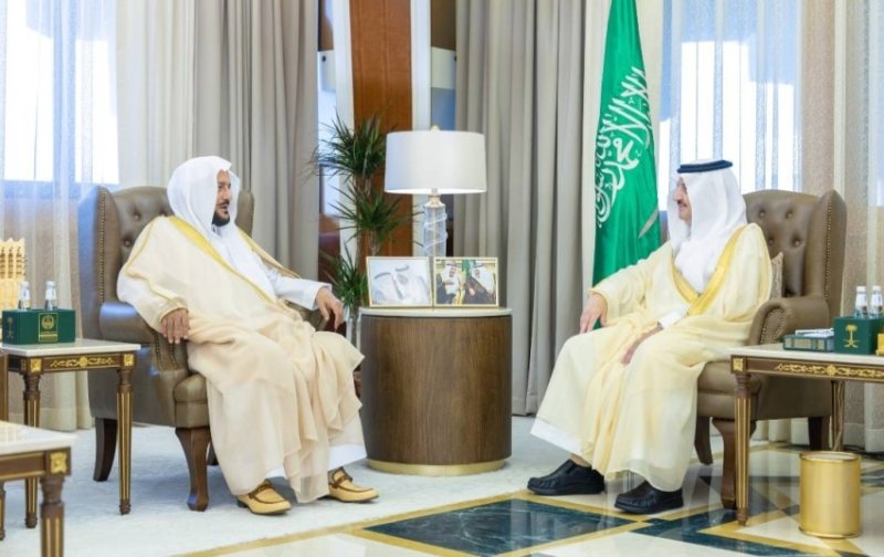 أمير المنطقة الشرقية يستقبل وزير الشؤون الإسلامية