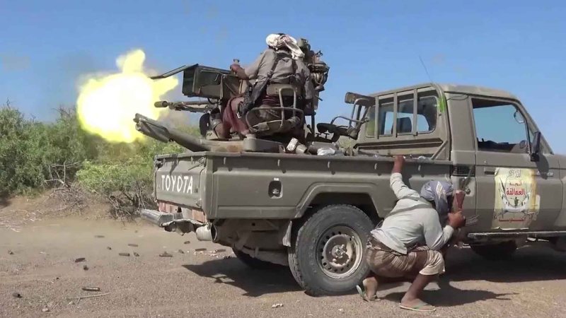 “فجر اليمن” تتواصل على الجبهات.. والتحالف يعترض صواريخ ومسيّرات