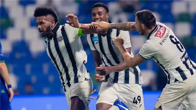 الدوري السعودي، فوز الشباب على الفتح 1/3 وتعادل الحزم مع الفيحاء 2/2
