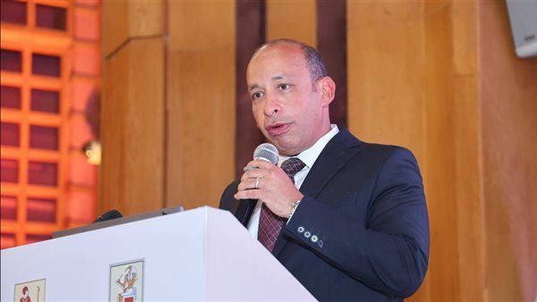 عميد قصر العيني: رفع رسوم تدريب أطباء الامتياز من الجامعات الخاصة إلى 12 ألف جنيه شهريا