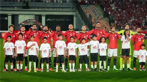 غياب شبه تام للجماهير المصرية قبل مواجهة جنوب أفريقيا (فيديو)