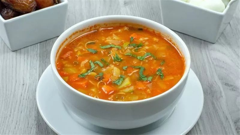 طريقة عمل شوربة الخضار الصحية بخطوات بسيطة ومذاق شهي