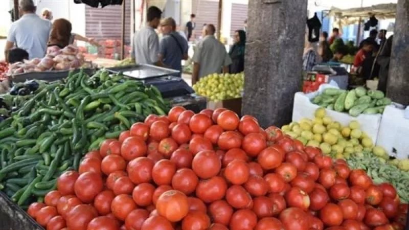 سعر الخضار اليوم، انخفاض مفاجئ في الطماطم وارتفاع 7 أصناف منها البصل والفلفل والخيار