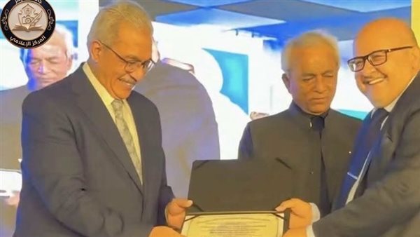 رئيس جامعة الأزهر بعد تكريمه من جامعة «باشن» الأمريكية: ثمار جهود الإمام الأكبر