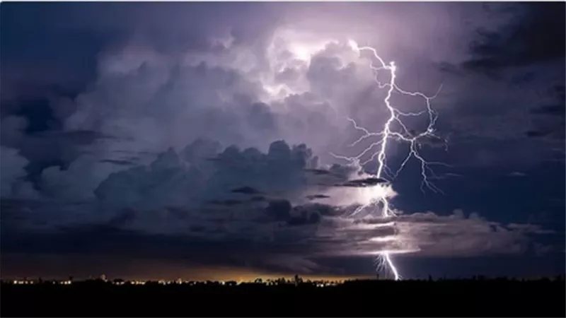 أمطار رعدية تضرب جنوب البحر الأحمر، والأرصاد تحذر سكان حلايب وشلاتين