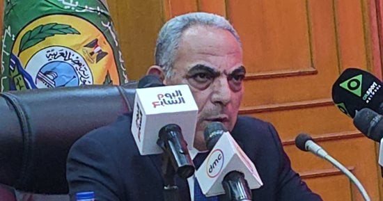 هناك من يحارب الإسماعيلى.. محافظ الإسماعيلية يدعو إلى دعم الدراويش