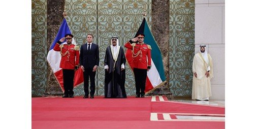 صاحب السمو والرئيس الفرنسي يترأسان جلسة المباحثات الرسمية بين الكويت وفرنسا